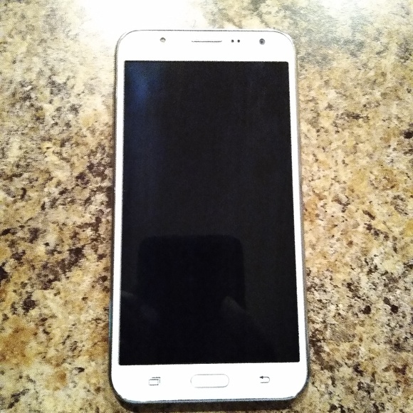 Samsung's Galaxy j7 - Picture 2 of 2